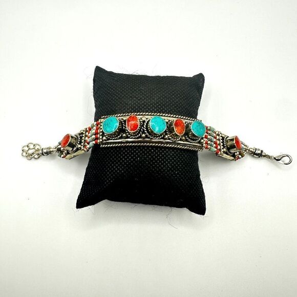 Absolutely amazing southwest style, silver plated and composite stone bracelet! - Picture 1 of 11